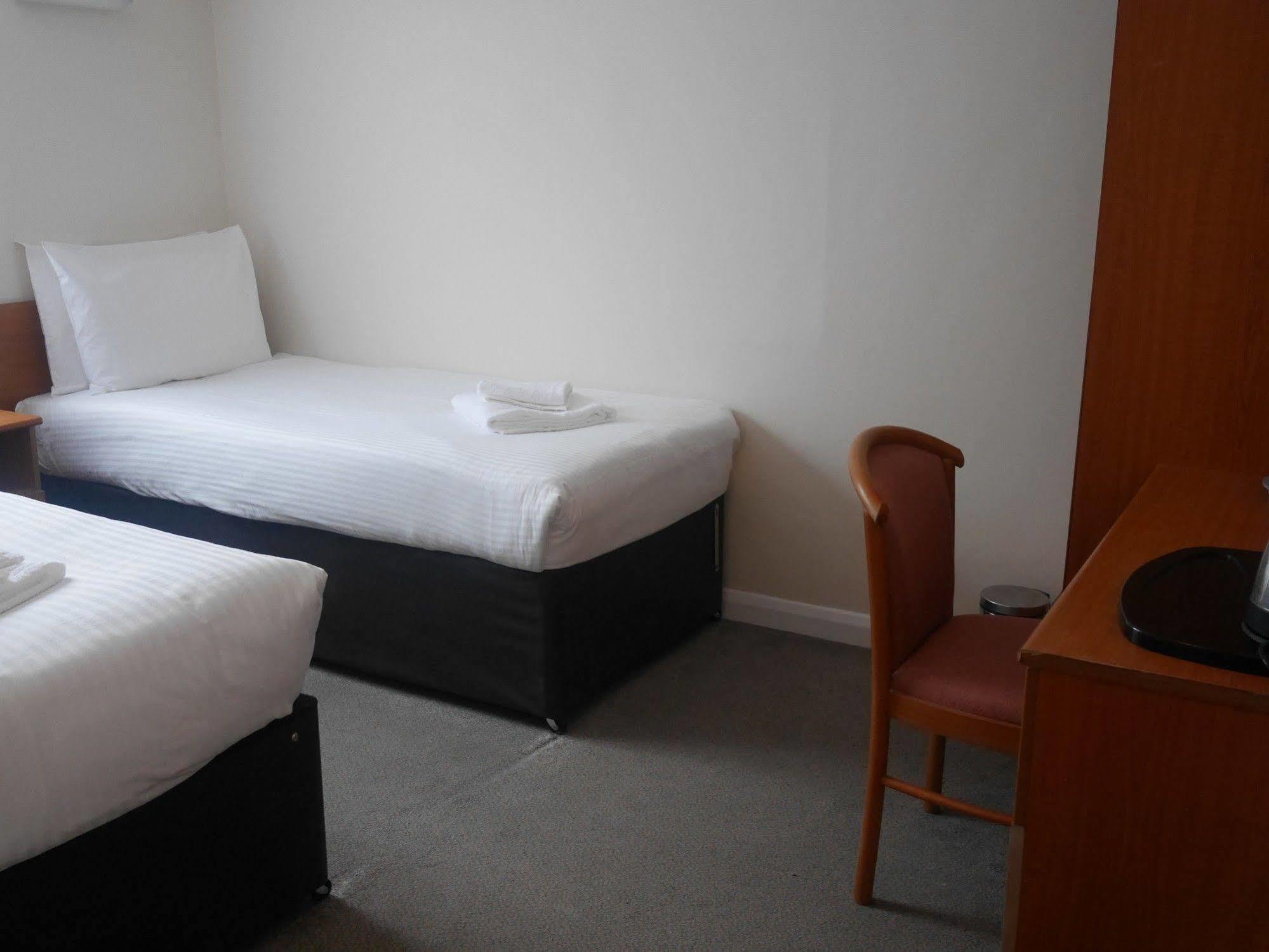 Sk Heathrow Hotel Hayes  Exterior foto