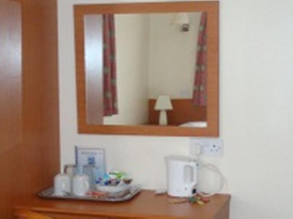 Sk Heathrow Hotel Hayes  Habitación foto